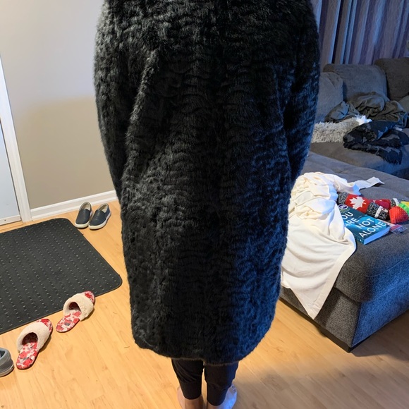Faux fur black coat - Picture 6 of 9